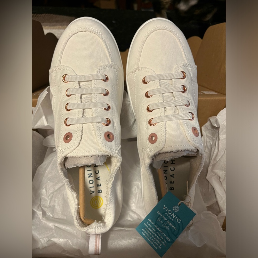 Vionic CRM Canvis fabric tennis shoes Sz 10